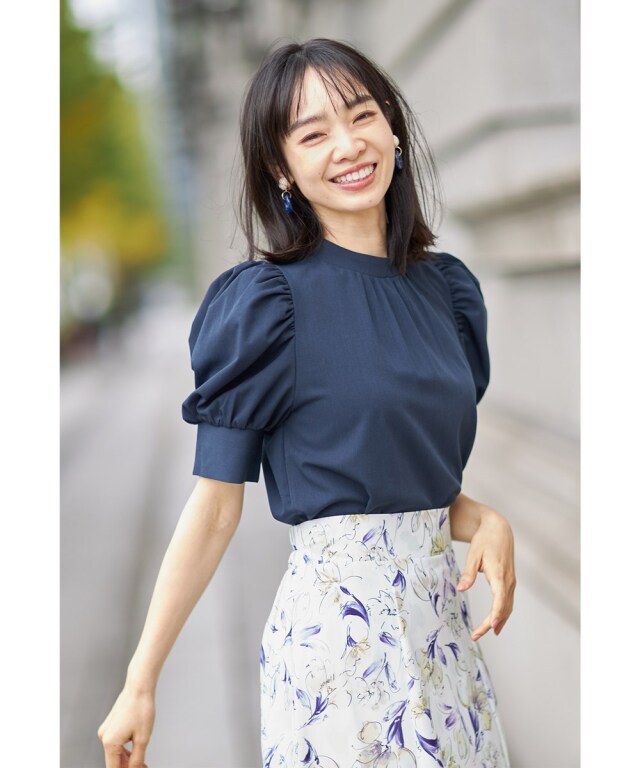 成瀬愛里さん着用】スタンドカラーギャザースリーブブラウス