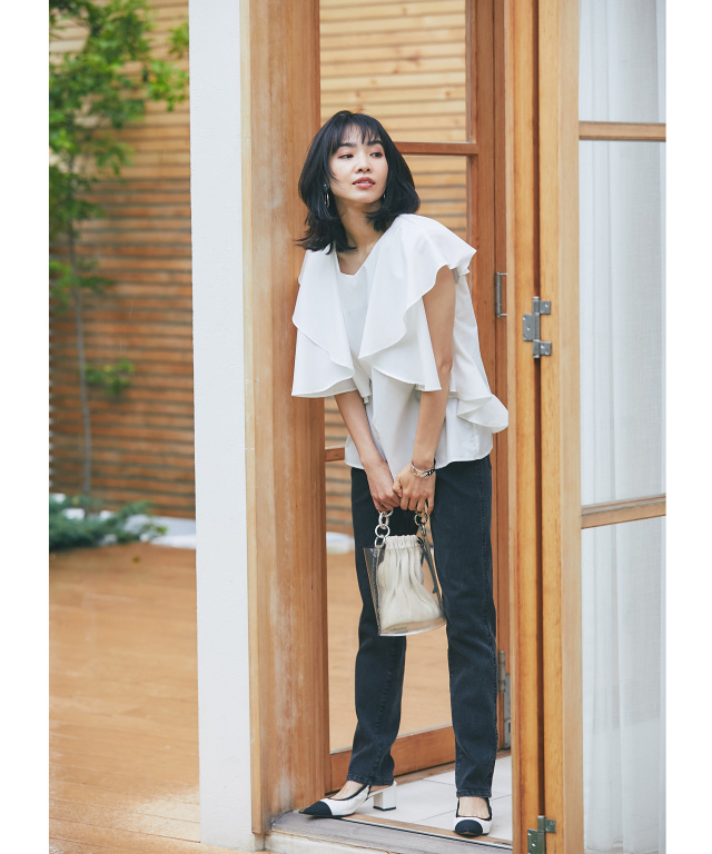 美品　LE PHIL フレアスリーブ　デザイントップス　ブラウス 美品 LE PHIL フレアスリーブ デザイントップス ブラウス