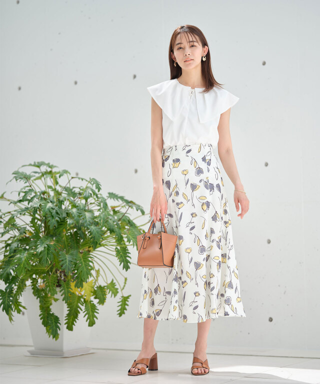 タックビッグカラーノースリーブブラウス