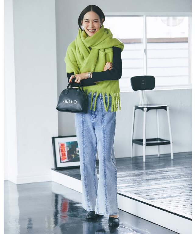 バックスリットデニムパンツ