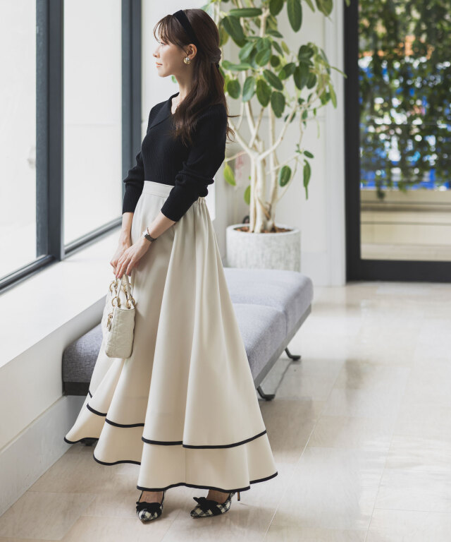 パイピングヘムフレアスカート 