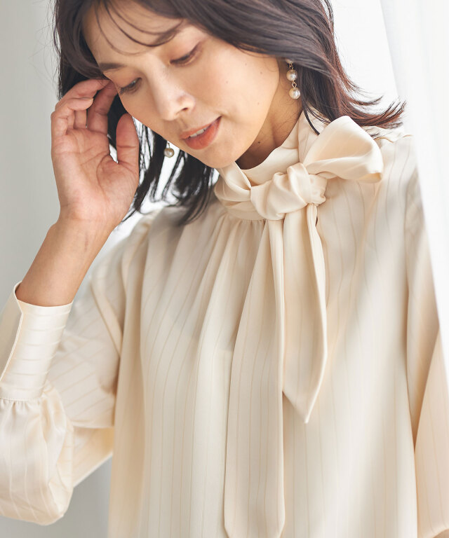 ボウタイストライプブラウス