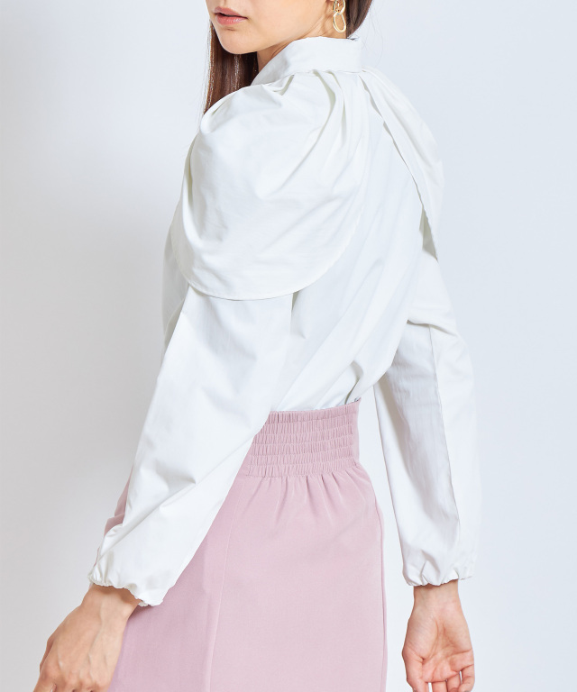 タックケープブラウス