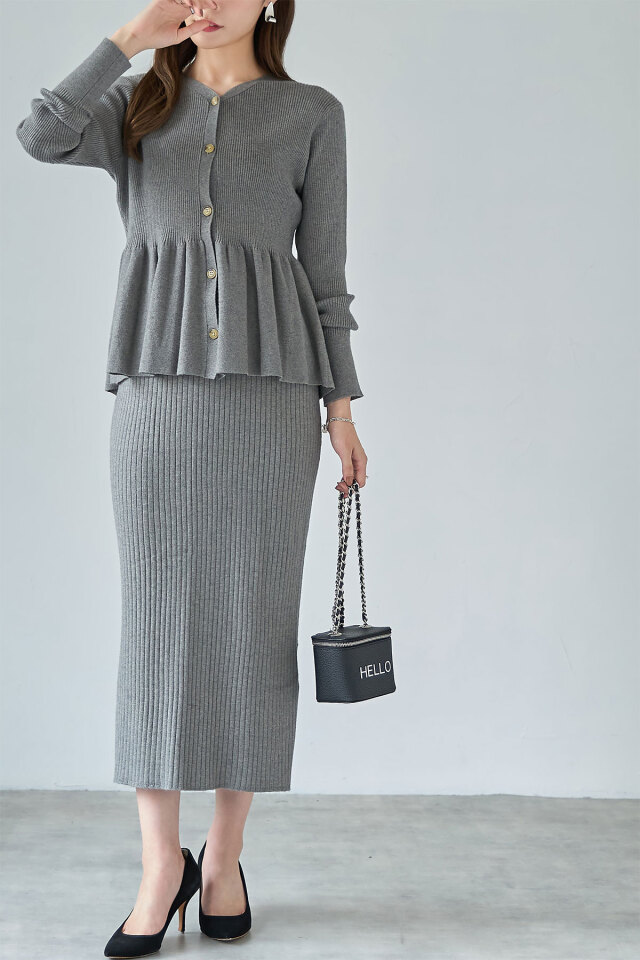 ペプラムニットセットアップ