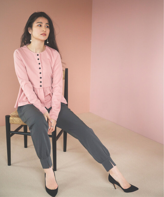 ペプラムポンチブラウス