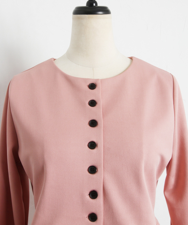 ペプラムポンチブラウス