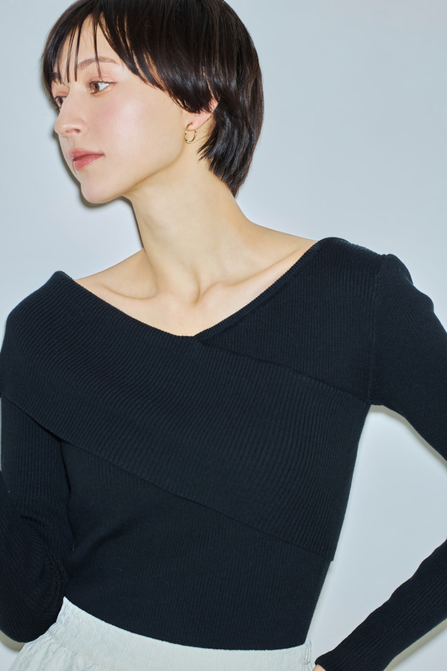 【限定値下げ】web完売 thetoe オフショルトップス 限定値下げ】web完売 thetoe オフショルトップス