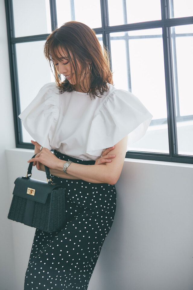 ラウンジドレス　長袖ブラウス　ショルダーフリルブラウス Loungedress(ラウンジドレス) シャーリングフリルブラウス