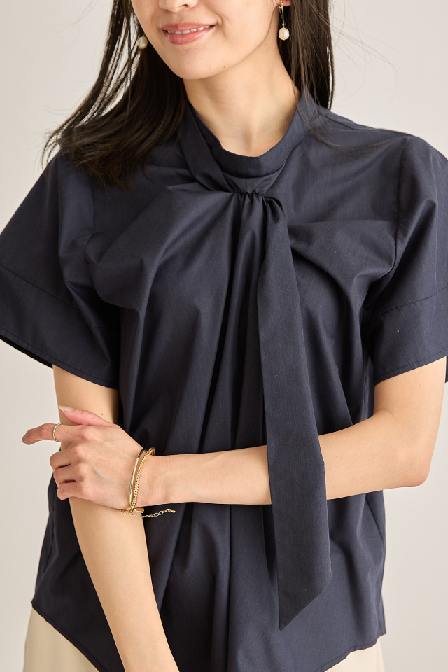 ドレープタイブラウス