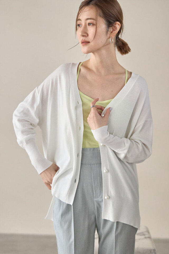 パールボタンVネックカーディガン