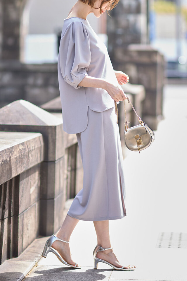 カットジョーゼットバックタックブラウス