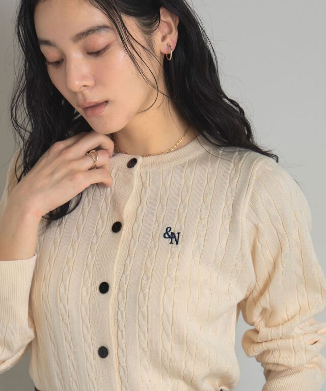 エンブロイダリーケーブルニットカーディガン