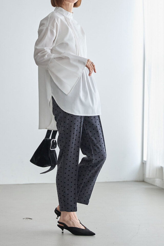 ベルスリーブピンタックブラウス