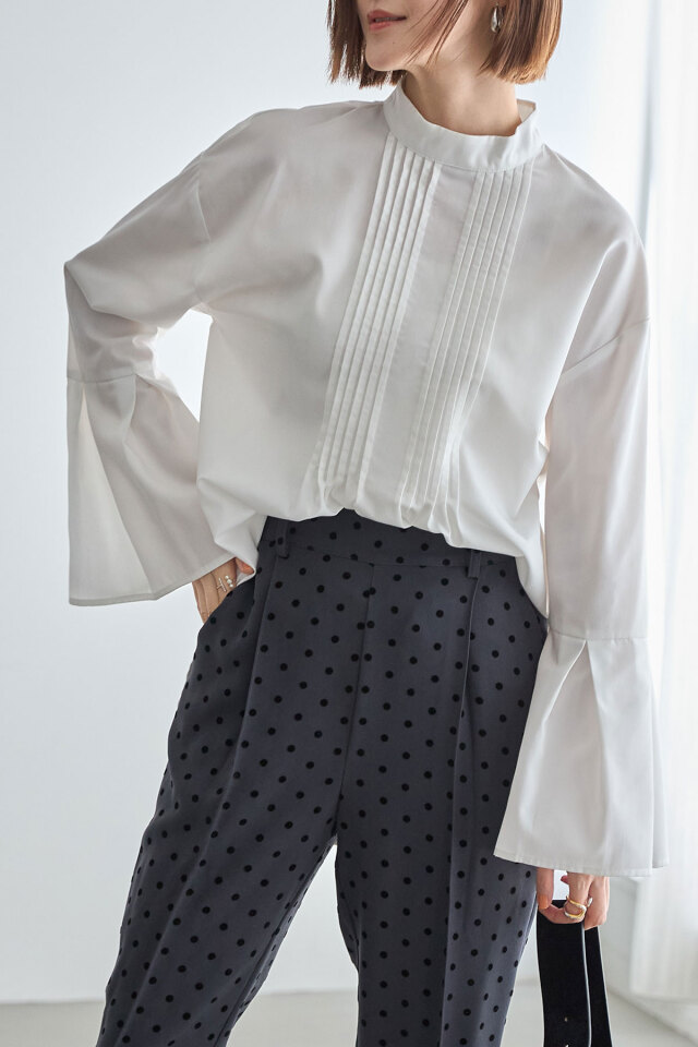 ベルスリーブピンタックブラウス