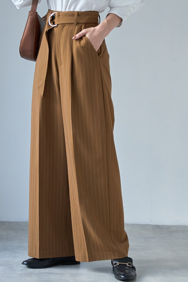 ストライプタックワイドパンツ