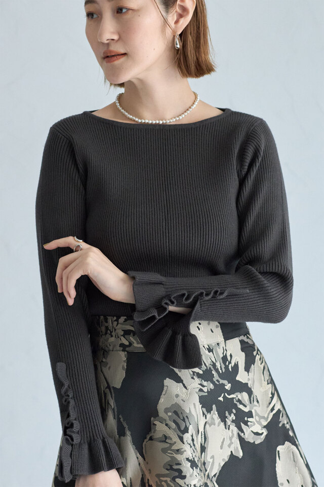 袖口フリルリブプルオーバー