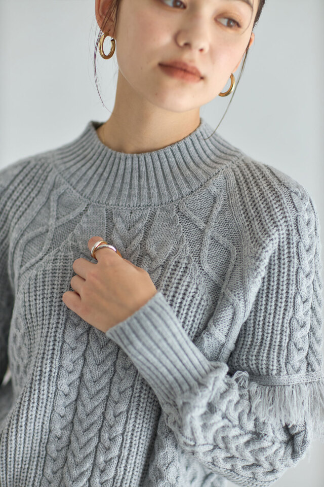 フリンジケーブルニットプルオーバー