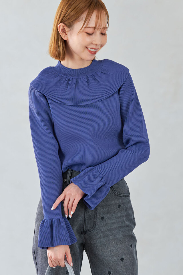 フリルネックベルスリーブニットプルオーバー