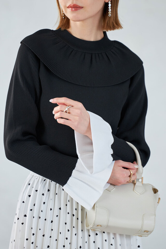 フリルネックベルスリーブニットプルオーバー