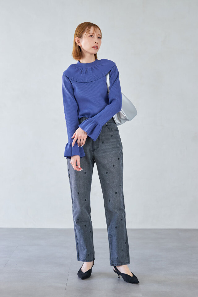 フリルネックベルスリーブニットプルオーバー