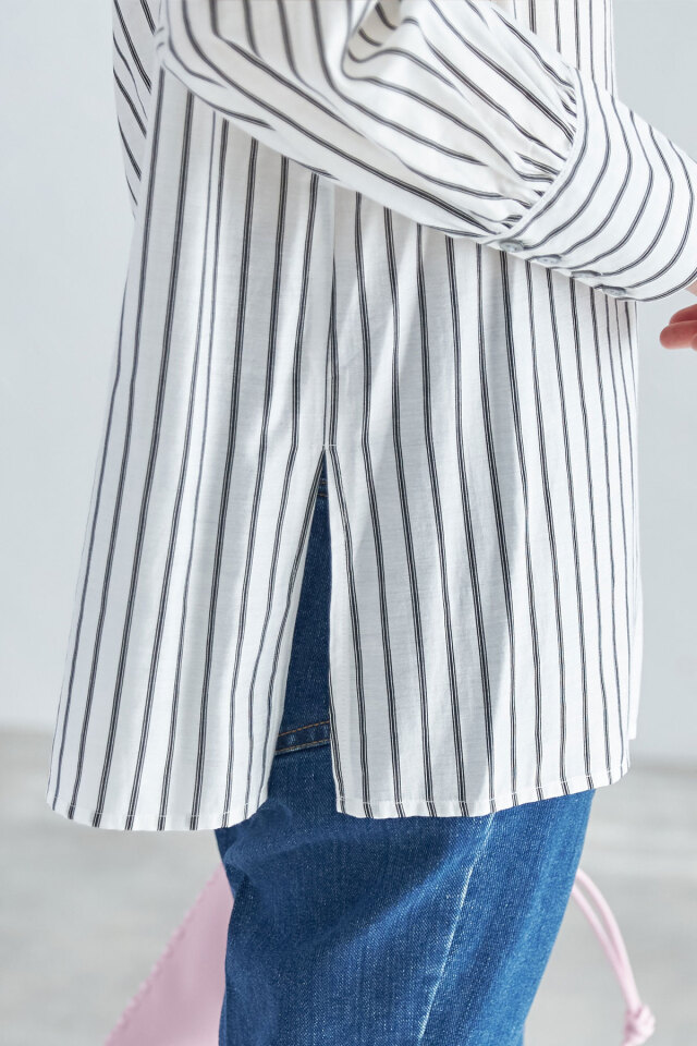 シアーストライプラッフルブラウス