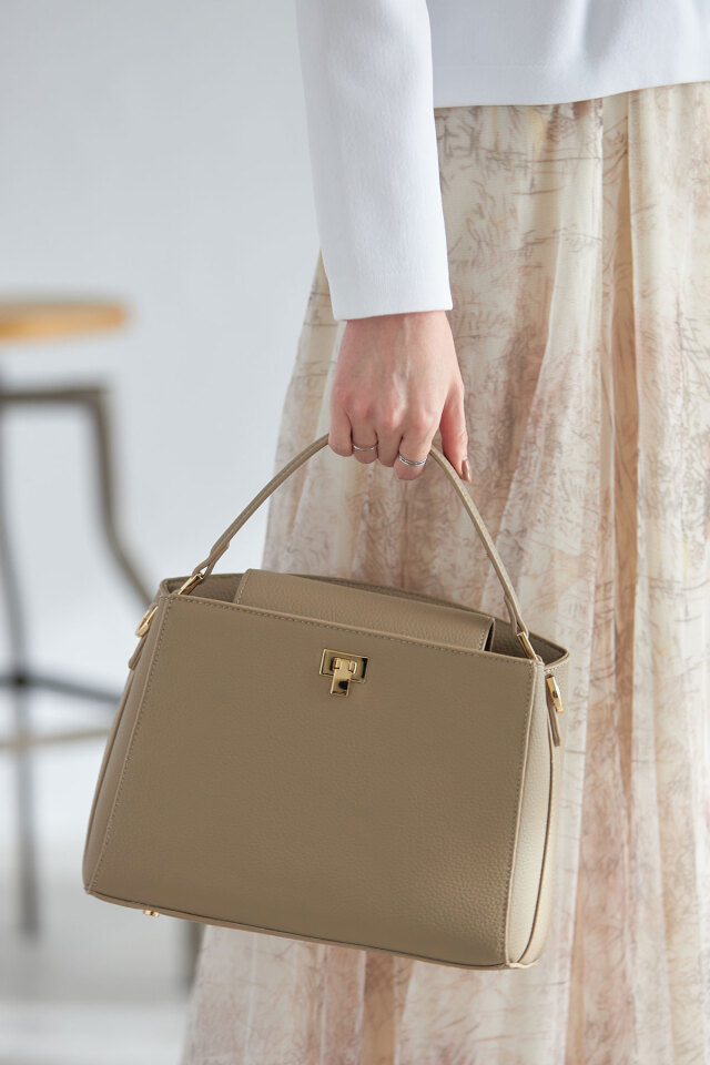 ワンハンドルショルダーバッグ【caline/カリーヌ】（ミドルサイズ） 