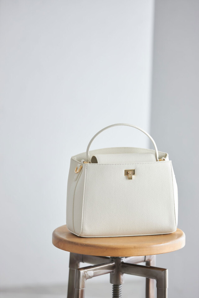 ワンハンドルショルダーバッグ【caline/カリーヌ】（ミドルサイズ） 