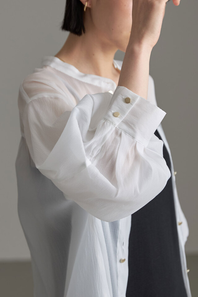 井桁弘恵さん着用】ボリュームスリーブシアーシャツ