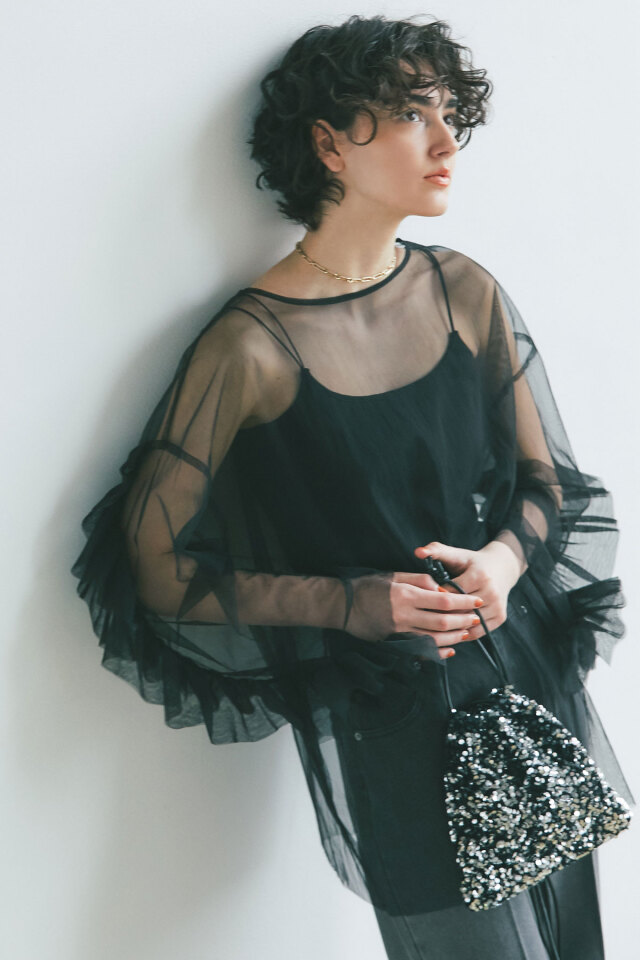 フリルチュールシアーブラウス