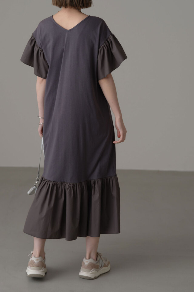 【ひなたさま専用】Veritecoeur ボックススタック切替ワンピース グレー 前後2WAYフレア切り替えカットワンピース