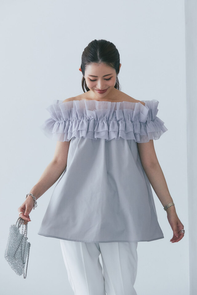 （新品）【mana maruyamaさんコラボ】花びらチュールオフショルブラウス mana maruyamaさんコラボ】花びらチュールオフショルブラウス