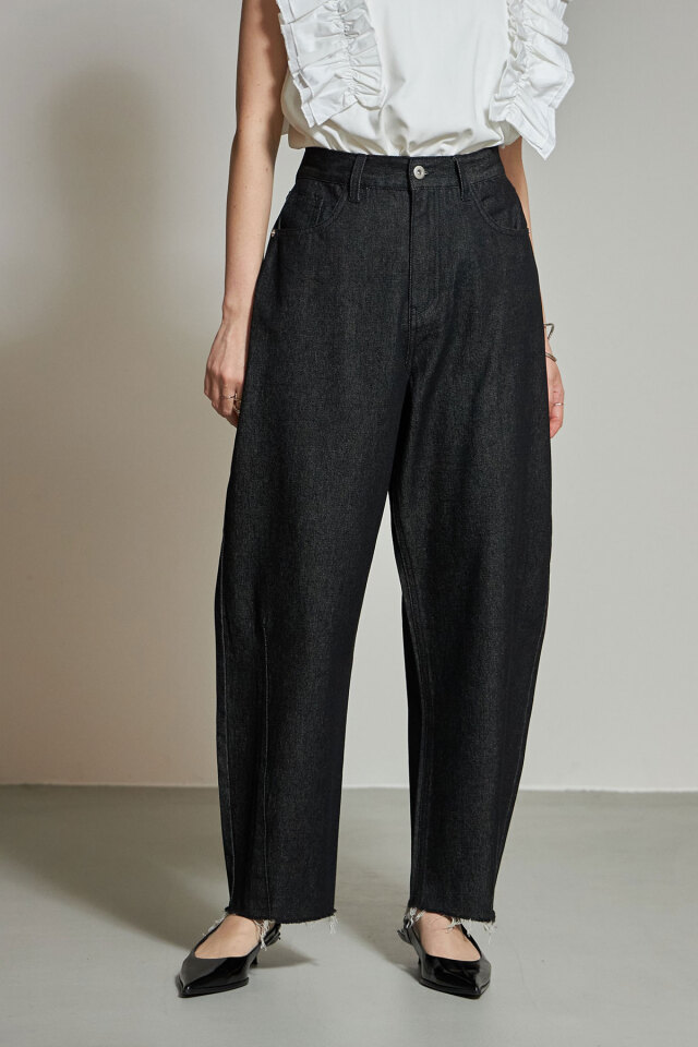 カーヴィーデニム