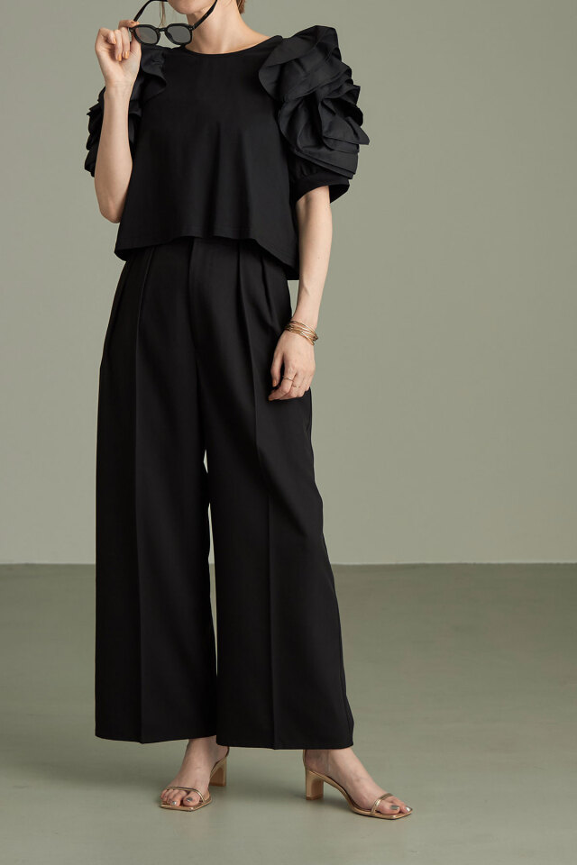 VALENTINO ひらひら花びらフリル美形トップス スカラップ二段折りたたみ日傘（グッズ｜オフホワイト・黒・紫