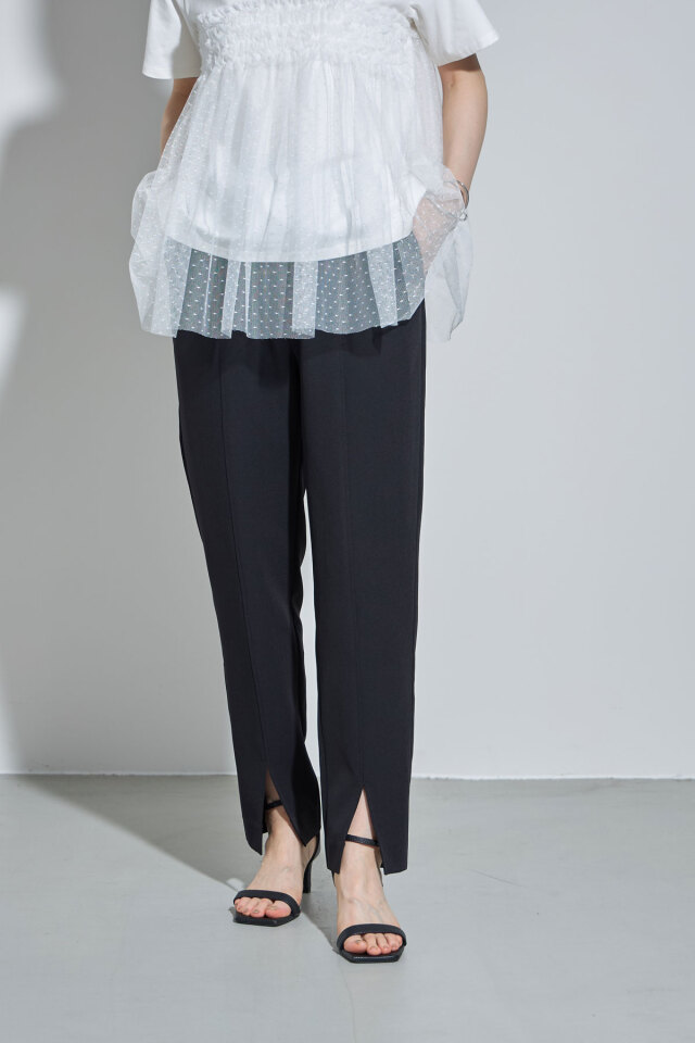 フロントスリットストレッチテーパードパンツ