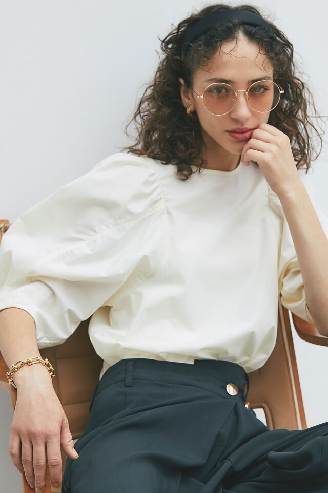 立体スリーブブラウス