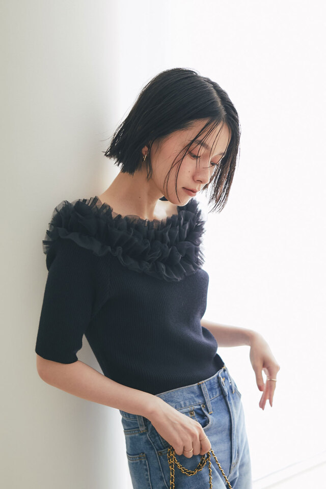 【m.】CHIGNON チュールフリルプルオーバー m.様専用】CHIGNON チュールフリルプルオーバー