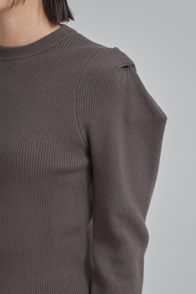 デザインタックリブニットプルオーバー