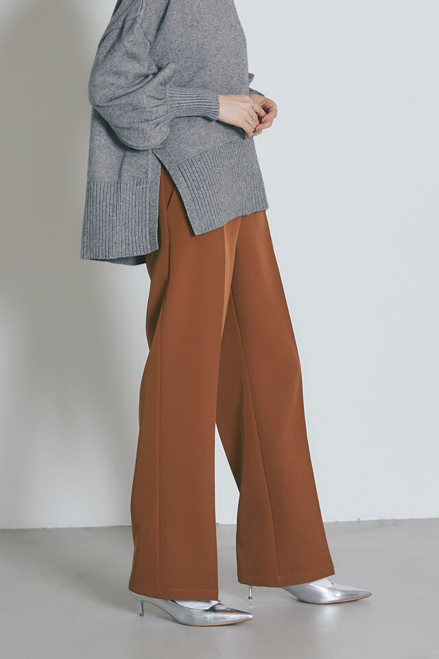 ふわページ センタープレスストレートパンツ