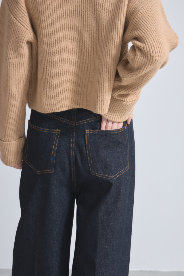 激安スーパーの“売上対決” センタープレスタックワイドデニムパンツ パンツ