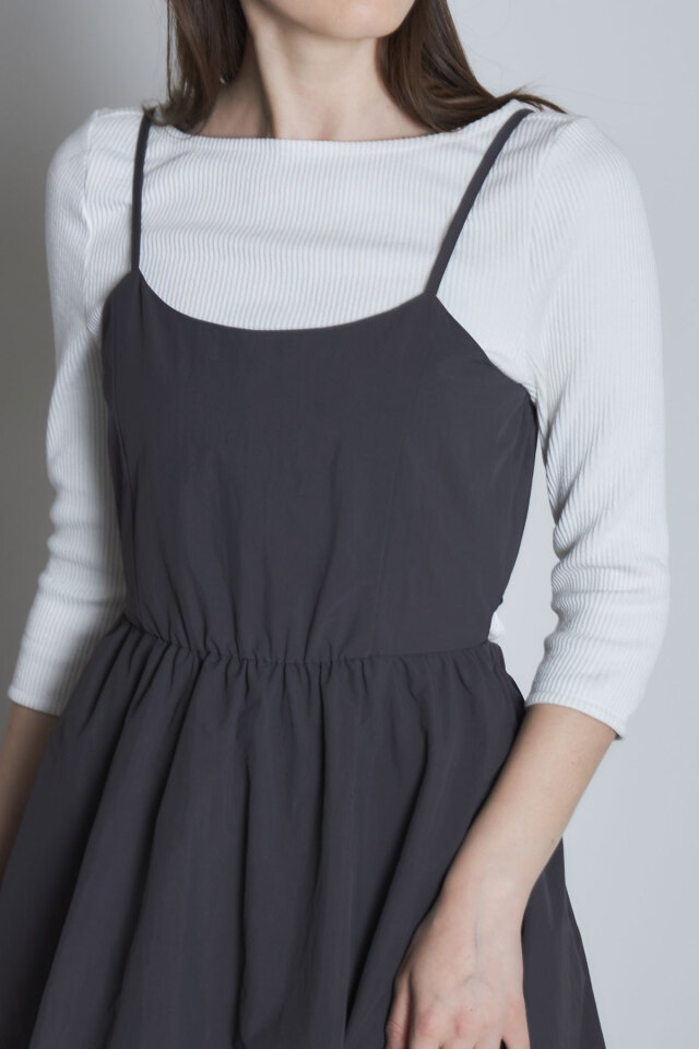 バックオープンバルーンキャミワンピース