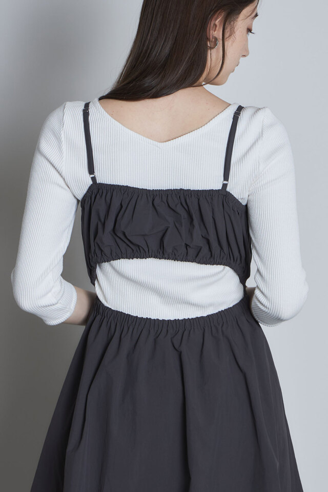 バックオープンバルーンキャミワンピース