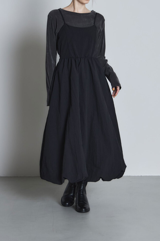 バックオープンバルーンキャミワンピース