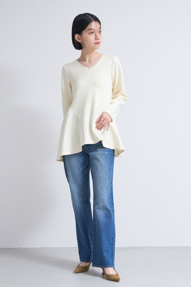 衿ぐりパールペプラムプルオーバー