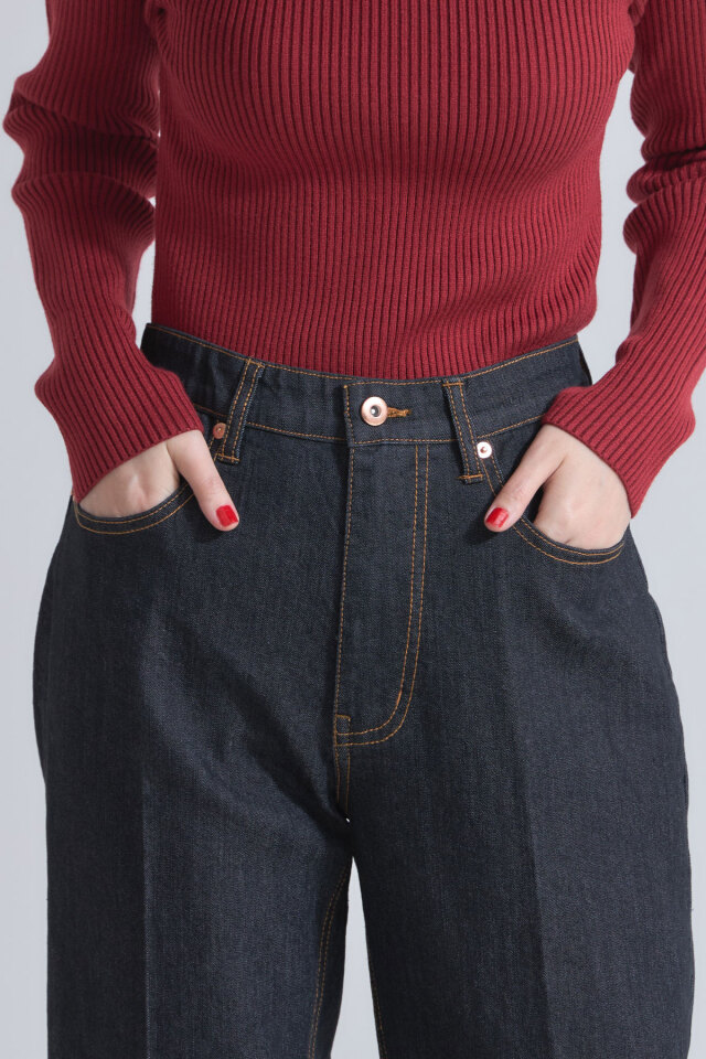 ストレッチストレートデニムパンツ