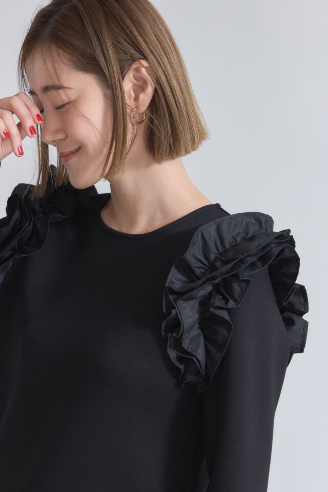 ショルダーフリルプルオーバー