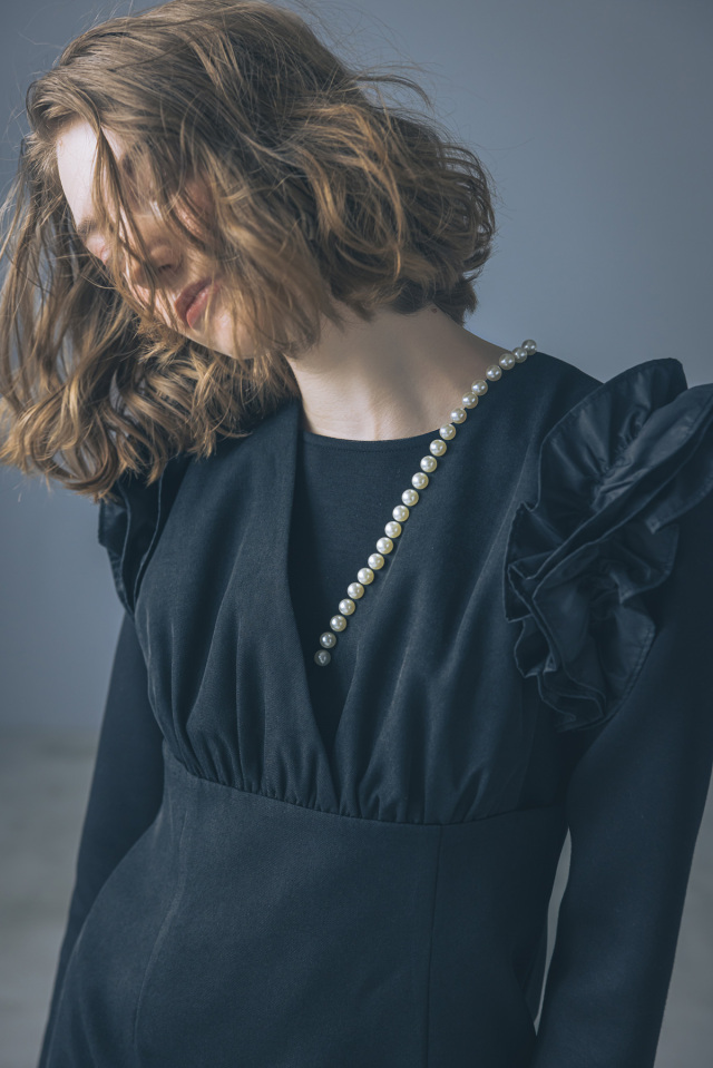 みや。です ショルダーフリルプルオーバー