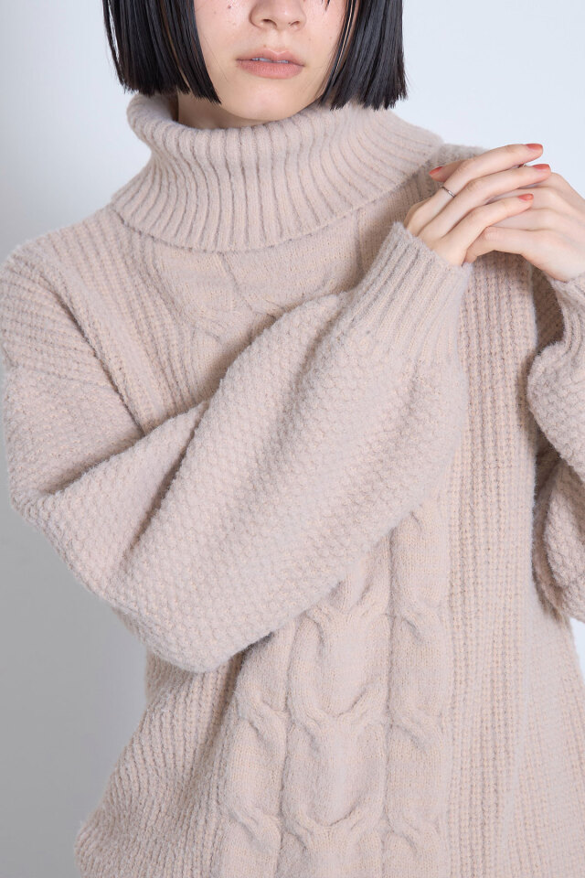 バックリボンケーブルニットプルオーバー