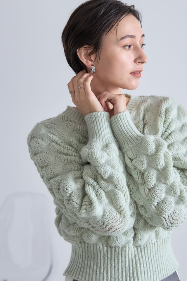 【ゆゆ】【新品未使用】LOUNIE 透かし柄クロップドニットプルオーバー 立体編地クロップドニットプルオーバー