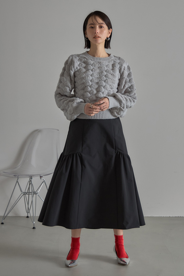 立体編地クロップドニットプルオーバー