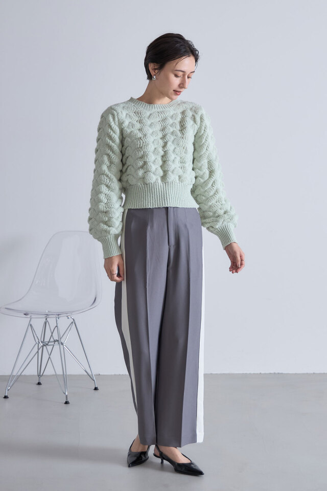 立体編地クロップドニットプルオーバー